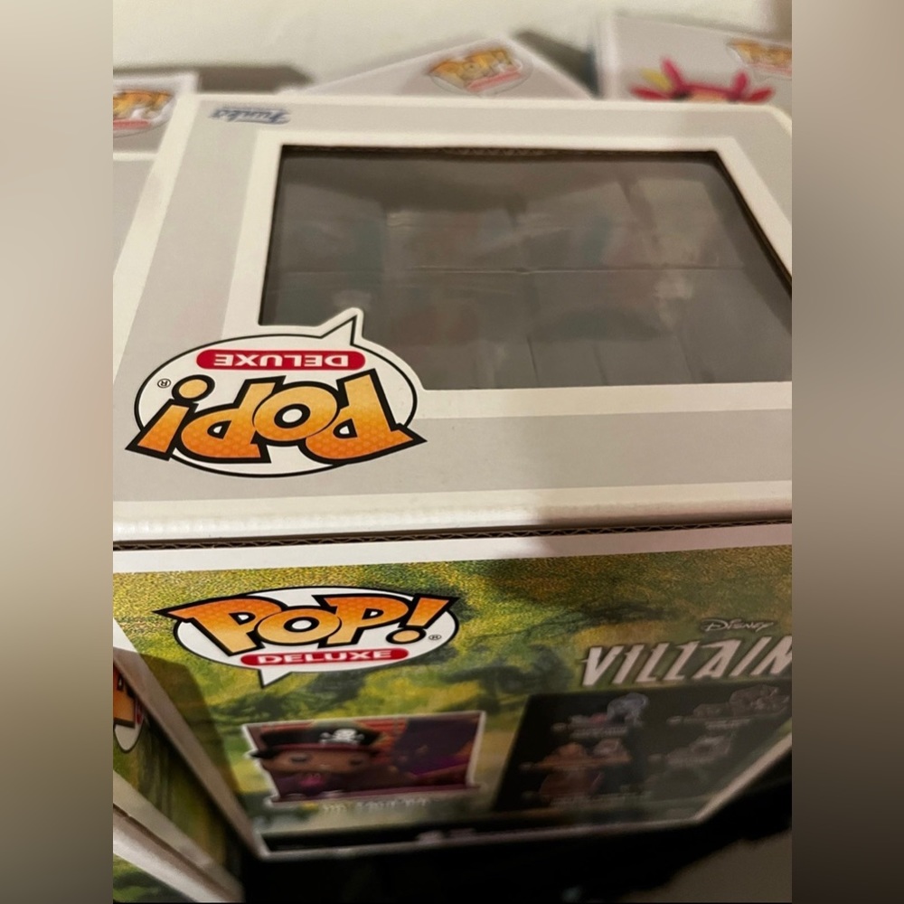 Disney Villains deluxe funko pops - Picture 4 of 4